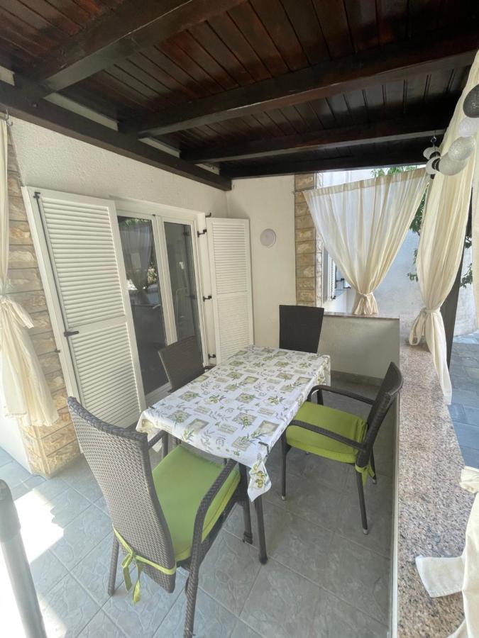 Ferienwohnung Melani*** Novalja Exterior foto