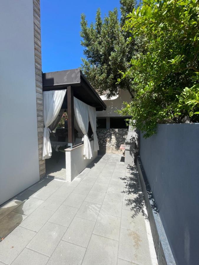 Ferienwohnung Melani*** Novalja Exterior foto