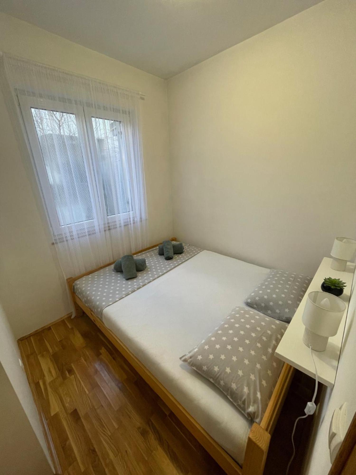 Ferienwohnung Melani*** Novalja Exterior foto